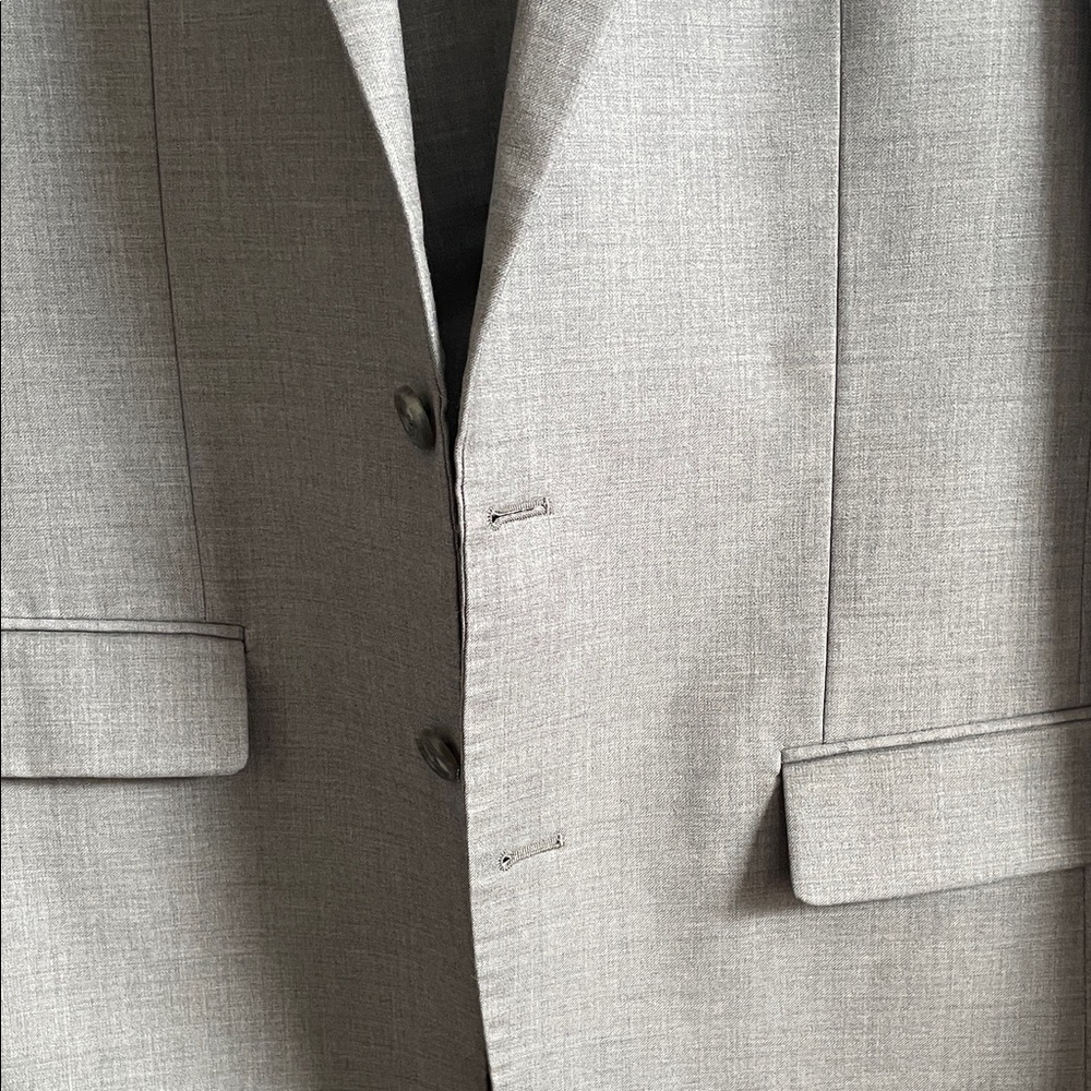 Jos. A. Bank Classic Gray Men's Suit - Picture 4 of 16